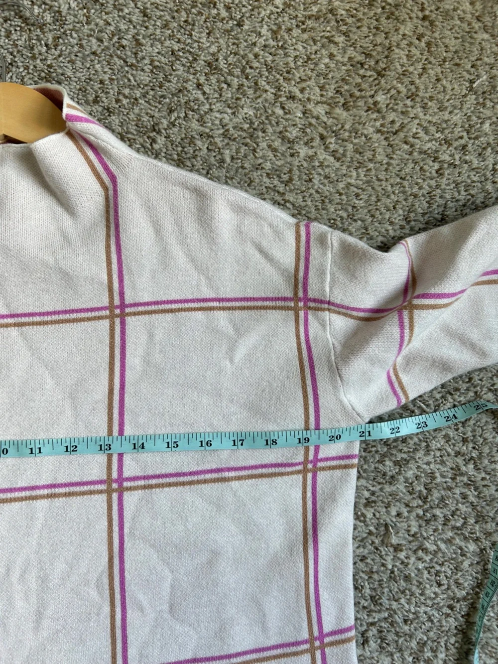 Tahari Cream Plaid Mock Neck Sweater with Pink Trim Fall Pastel Preppy Small
